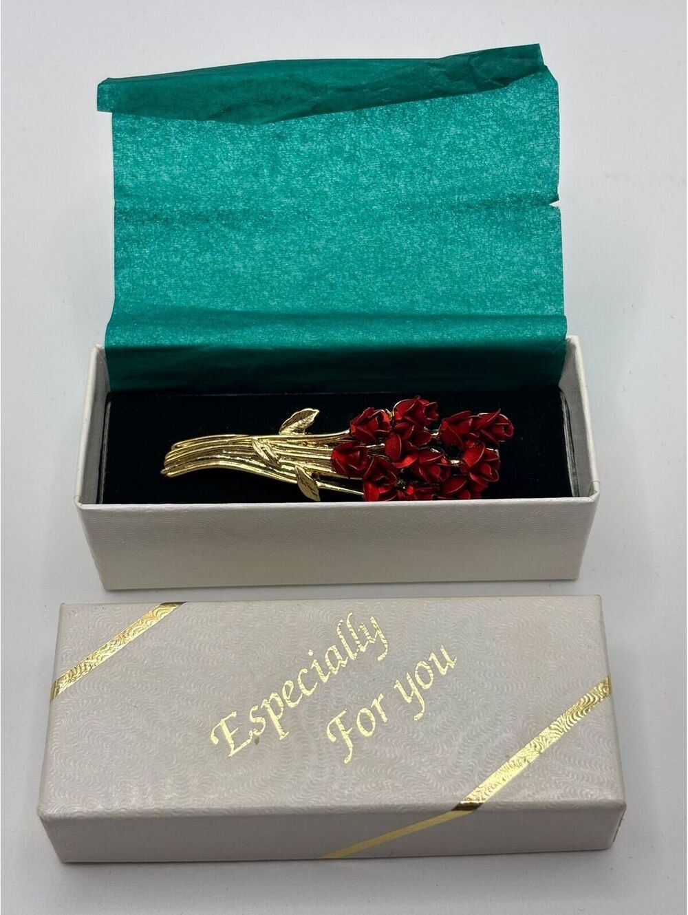 1997 Stamped DM Rose Bouquet Gold Tone Brooch in Gift Box